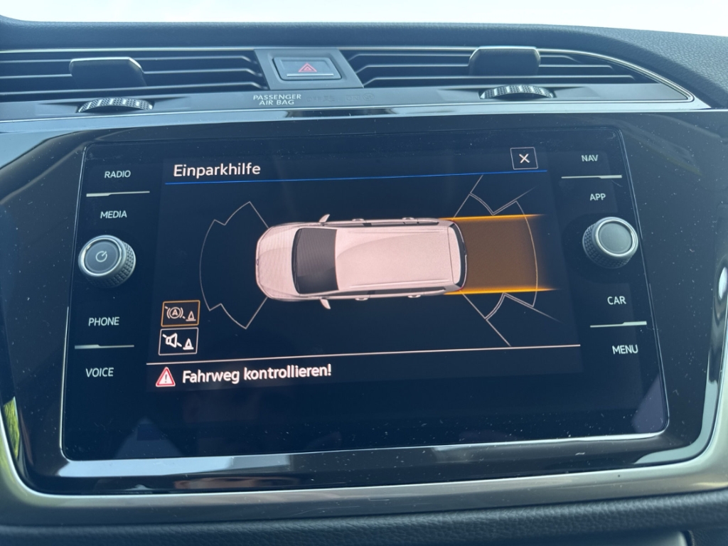 Fahrzeugabbildung Volkswagen Touran Trendline 2.0 TDI DSG Taxipaket PDCv+h SHZ Temp BT