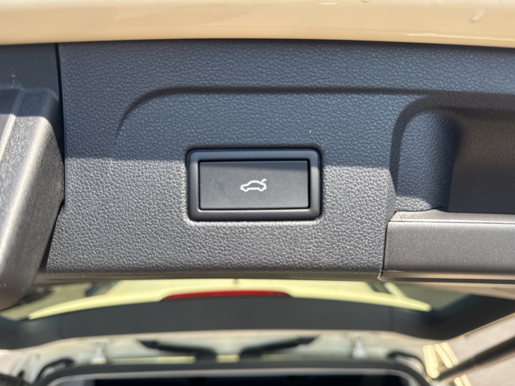 Fahrzeugabbildung Volkswagen Touran Trendline 2.0 TDI DSG Taxipaket PDCv+h SHZ Temp BT