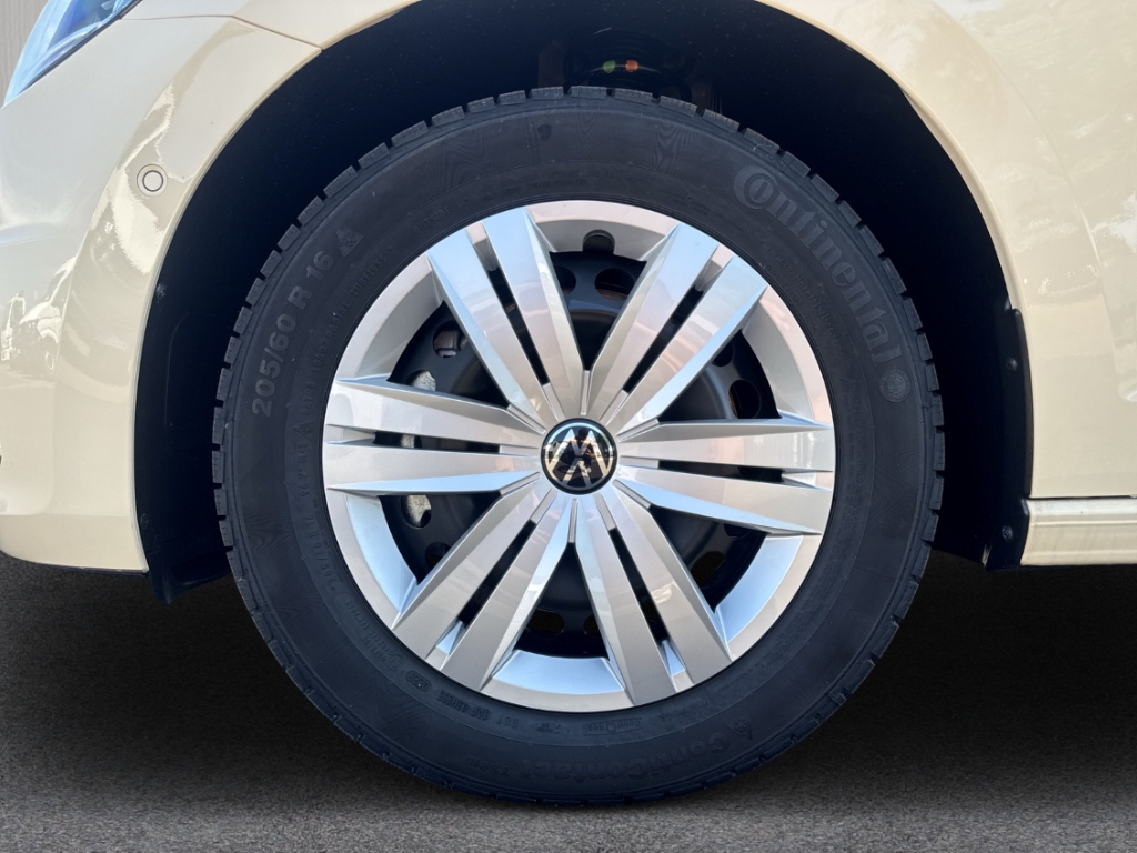 Fahrzeugabbildung Volkswagen Touran Trendline 2.0 TDI DSG Taxipaket PDCv+h SHZ Temp BT
