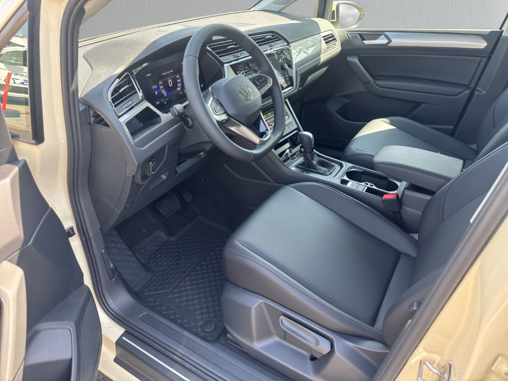 Fahrzeugabbildung Volkswagen Touran Trendline 2.0 TDI DSG Taxipaket PDCv+h SHZ Temp BT