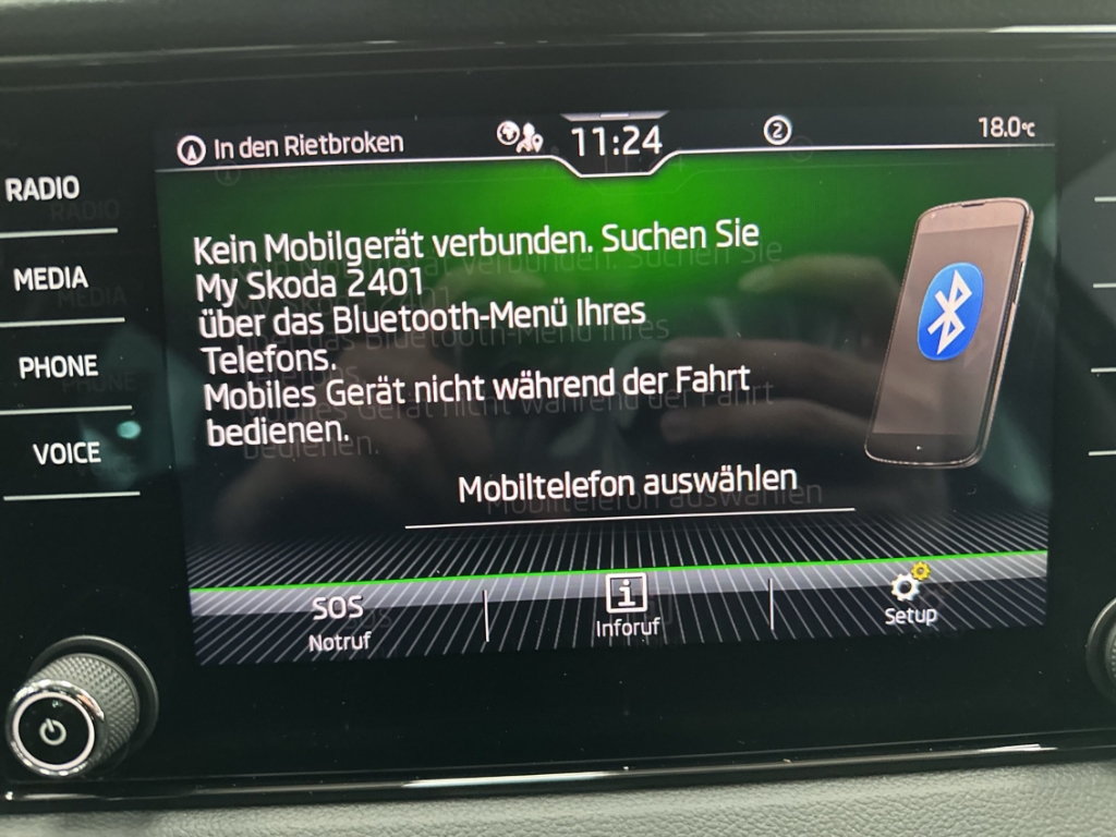 Fahrzeugabbildung SKODA Karoq TDI DSG Tour AHK MatrixLED Navi 360° KESSY