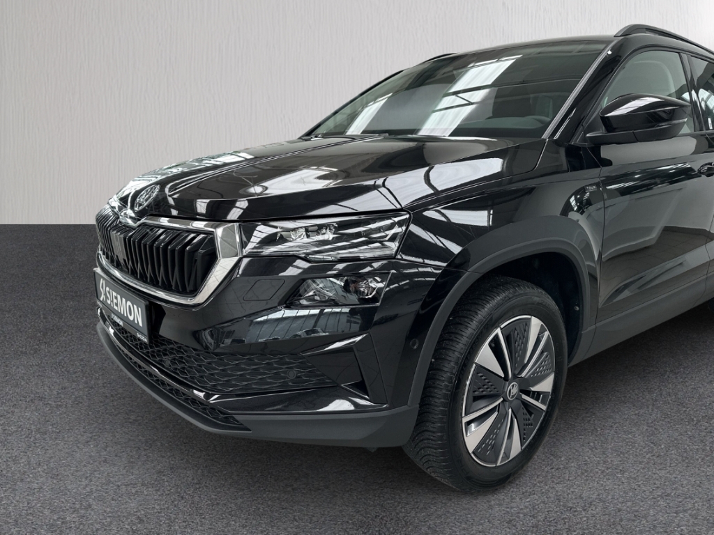 Fahrzeugabbildung SKODA Karoq TDI DSG Tour AHK MatrixLED Navi 360° KESSY