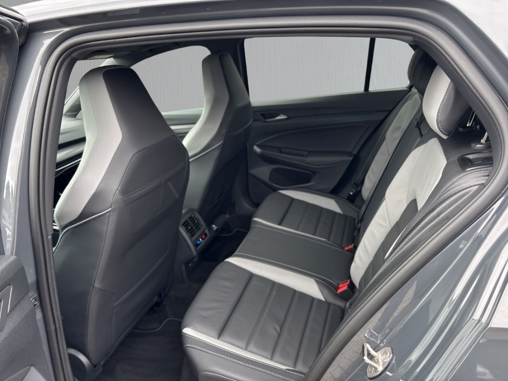Fahrzeugabbildung Volkswagen Golf VIII 2.0 GTD DSG