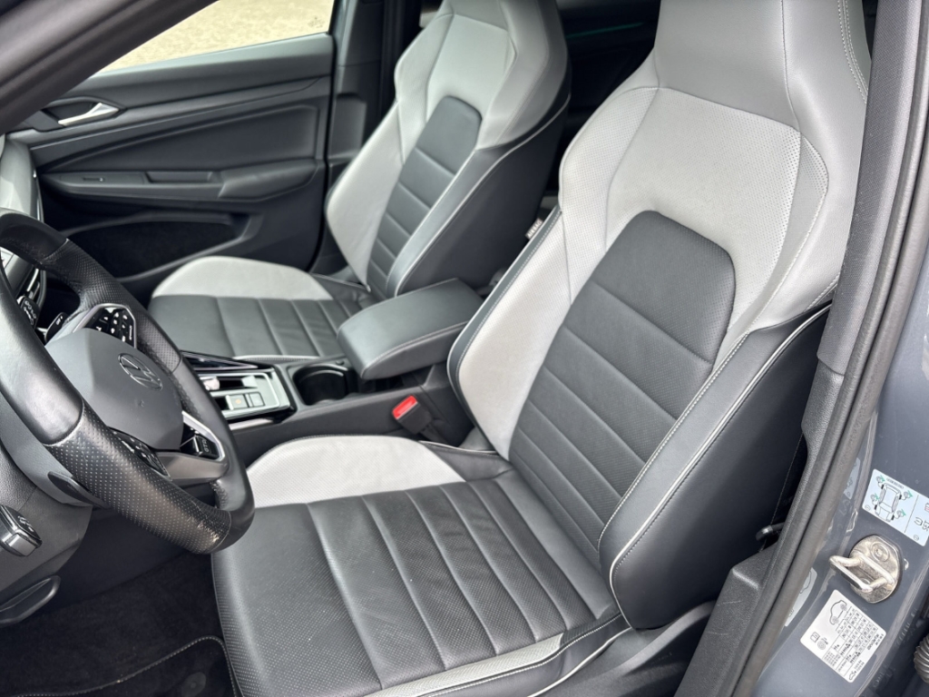 Fahrzeugabbildung Volkswagen Golf VIII 2.0 GTD DSG