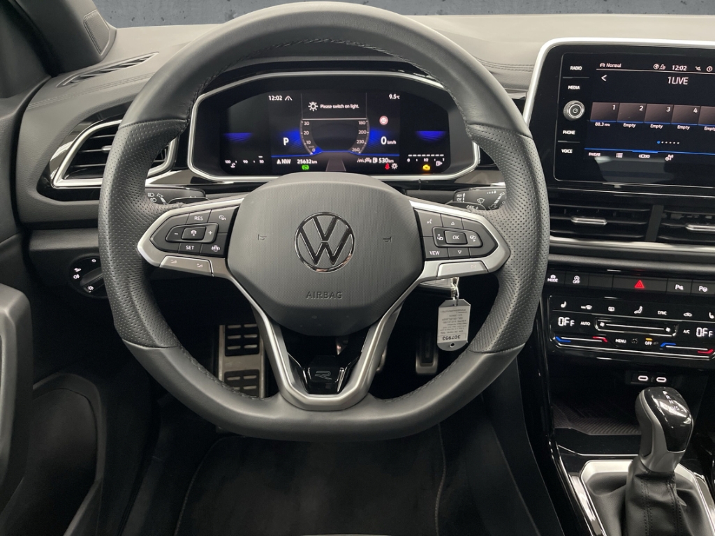 Fahrzeugabbildung Volkswagen T-Roc 1.5 TSI DSG R-Line AHK LED+ Nav ACC Kamera