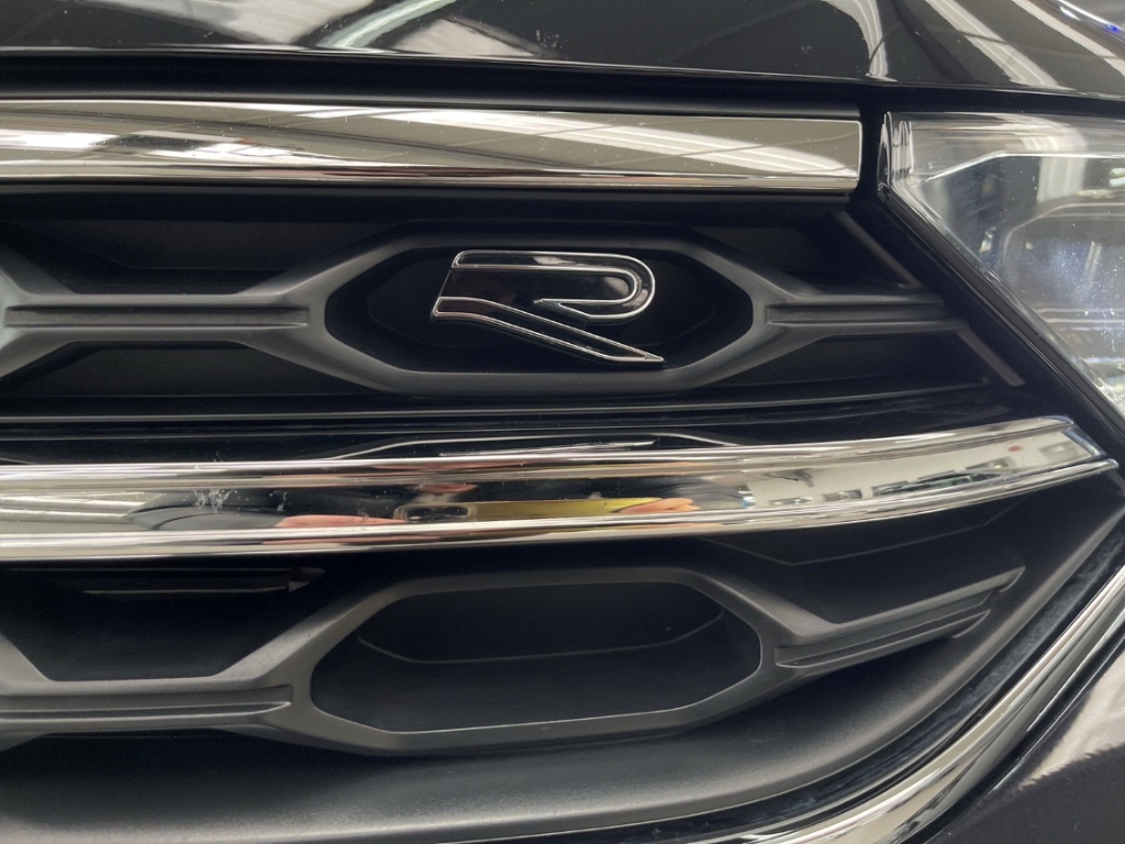 Fahrzeugabbildung Volkswagen T-Roc 1.5 TSI DSG R-Line AHK LED+ Nav ACC Kamera