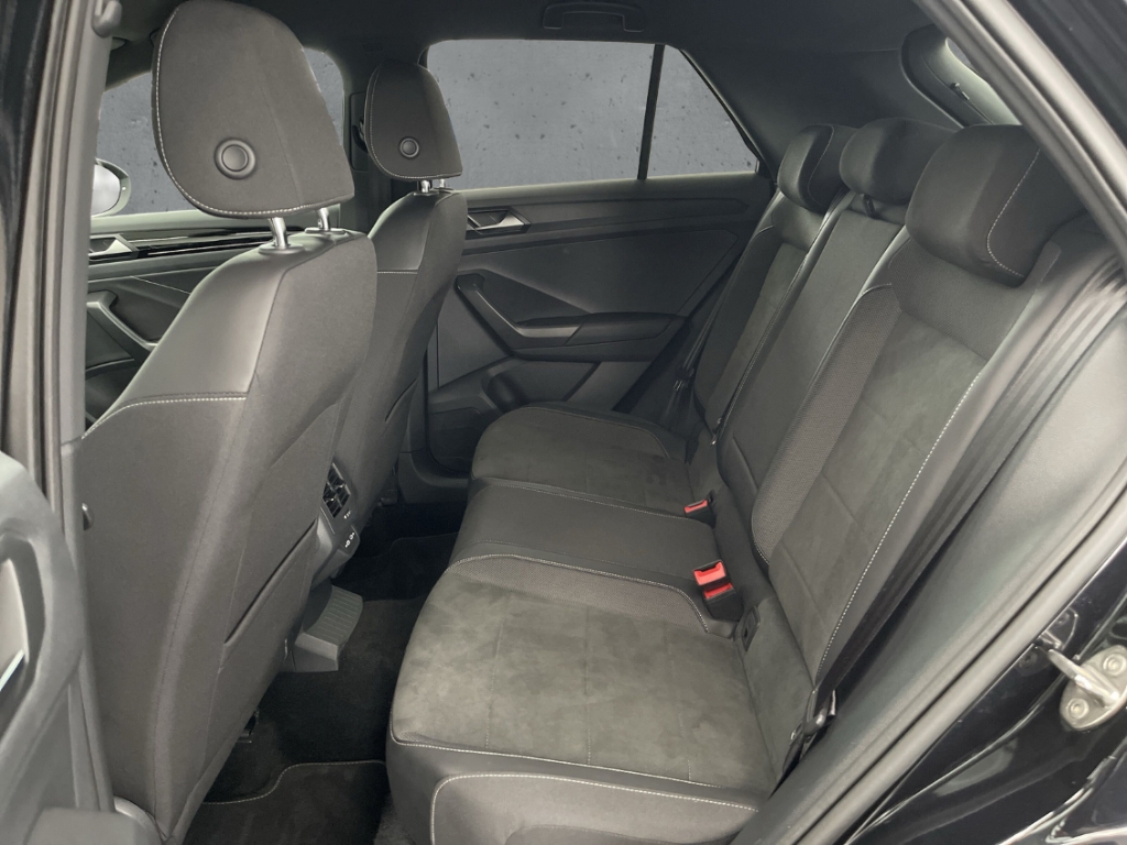 Fahrzeugabbildung Volkswagen T-Roc 1.5 TSI DSG R-Line AHK LED+ Nav ACC Kamera