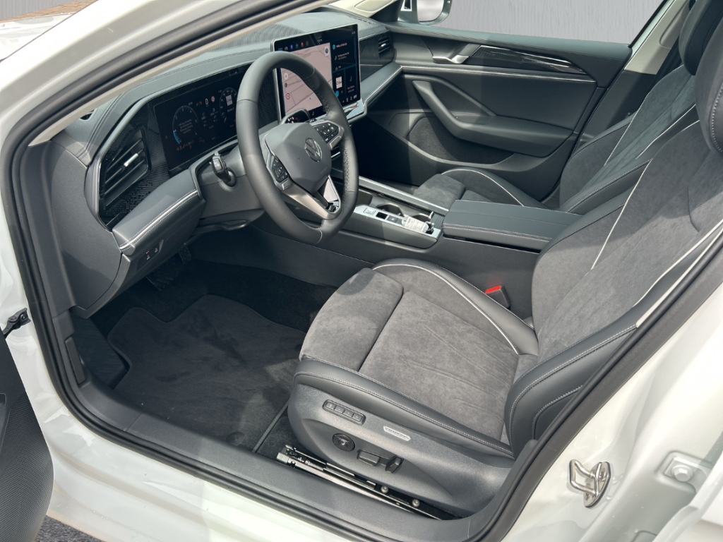 Fahrzeugabbildung Volkswagen Passat Variant 2.0 TDI DSG Business AHK NAVI ACC