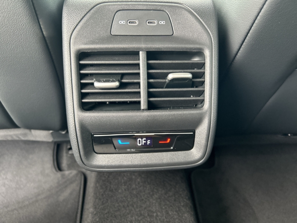 Fahrzeugabbildung Volkswagen Passat Variant 2.0 TDI DSG Business AHK NAVI ACC