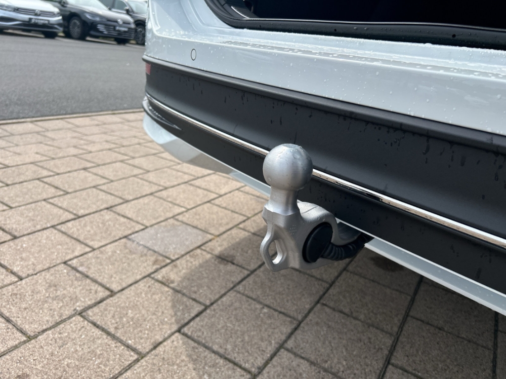 Fahrzeugabbildung Volkswagen Passat Variant 2.0 TDI DSG Business AHK NAVI ACC