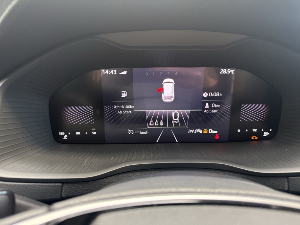 Fahrzeugabbildung SKODA Karoq 1.0 TSI TOUR Lodge Matrix AHK eHeck SHZ PDC