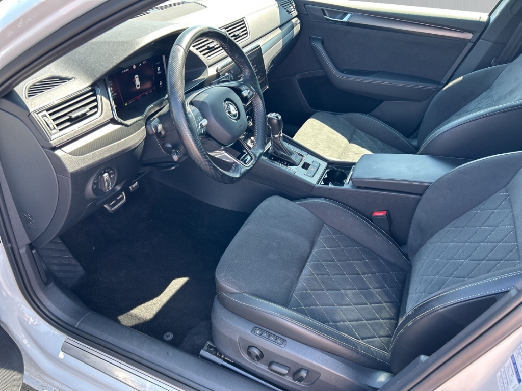 Fahrzeugabbildung SKODA Superb Combi TDI DSG Sportline MatrixLED Nav ACC