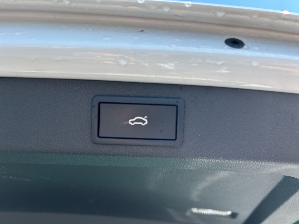 Fahrzeugabbildung SKODA Superb Combi TDI DSG Sportline MatrixLED Nav ACC