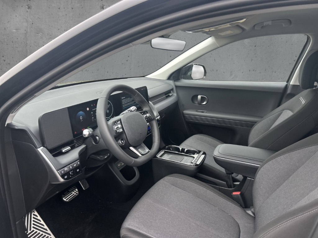 Fahrzeugabbildung Hyundai IONIQ 5 FL MY26 84kWh 2WD CENTRIQ Navi Digitales Cockpit LED ACC El. Heckklappe Apple CarPlay