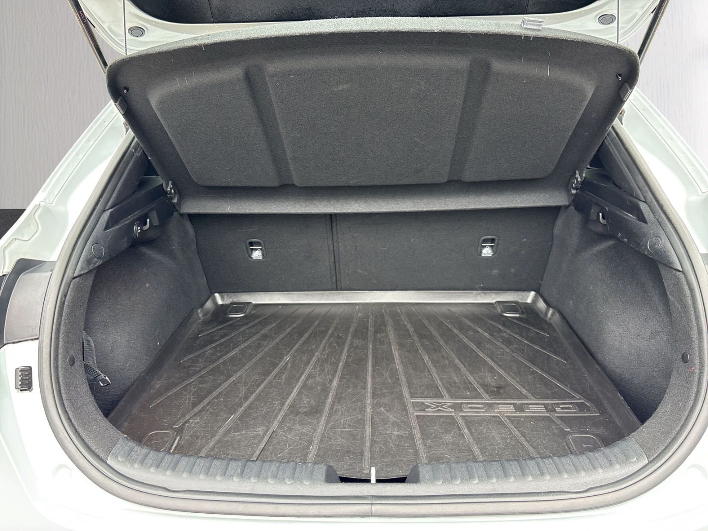 Fahrzeugabbildung Kia XCee'd Edition 7 1.8B Car Play Klima PDC RFK
