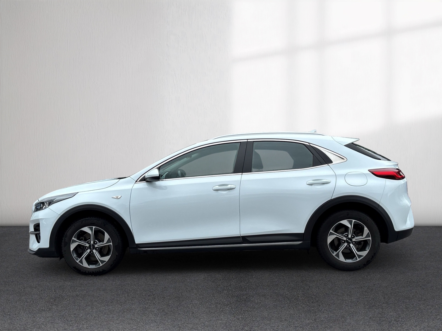 Fahrzeugabbildung Kia XCee'd Edition 7 1.8B Car Play Klima PDC RFK