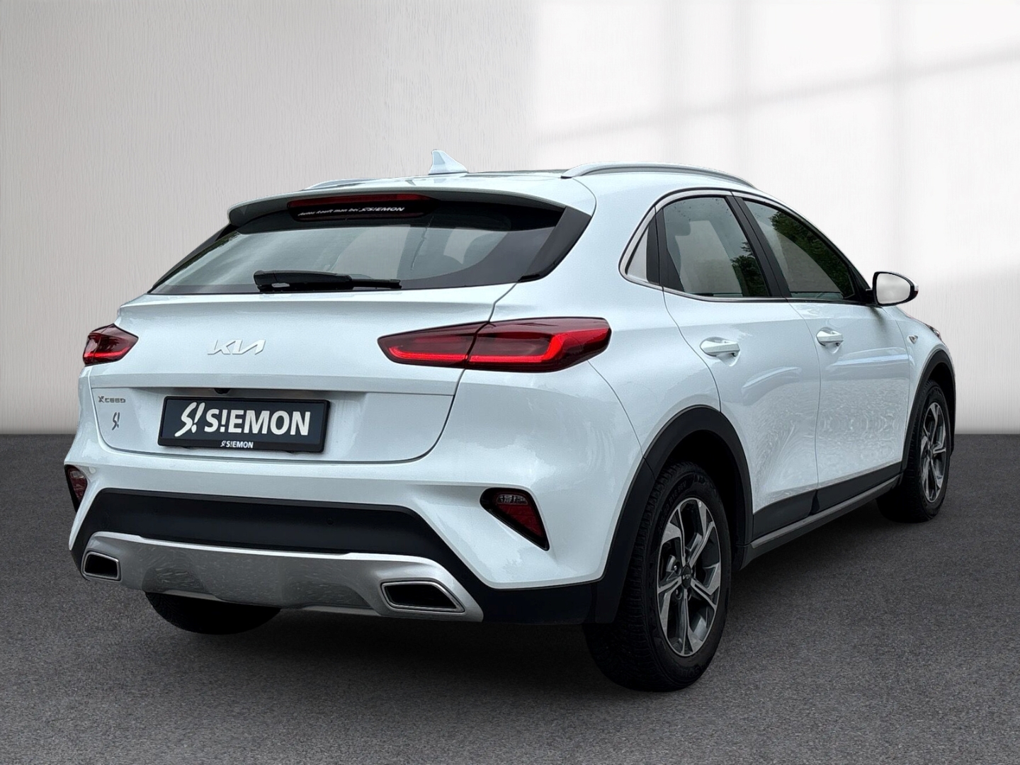 Fahrzeugabbildung Kia XCee'd Edition 7 1.8B Car Play Klima PDC RFK