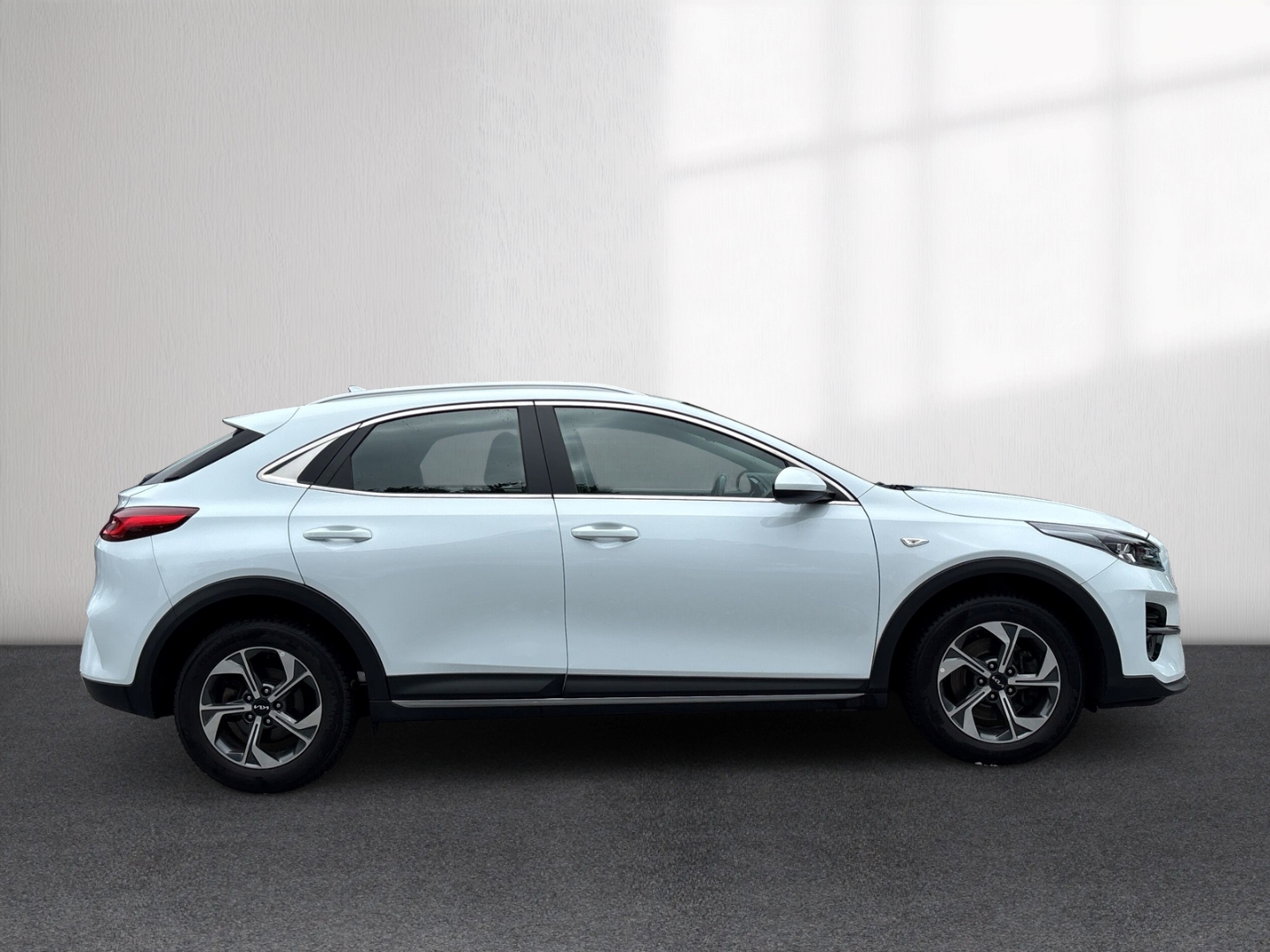 Fahrzeugabbildung Kia XCee'd Edition 7 1.8B Car Play Klima PDC RFK