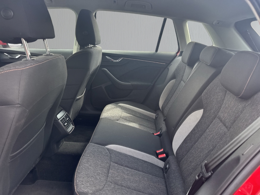 Fahrzeugabbildung SKODA Kamiq 1.0 TSI Style AHK ACC LED virtCP RFK Navi SHZ SmartL+