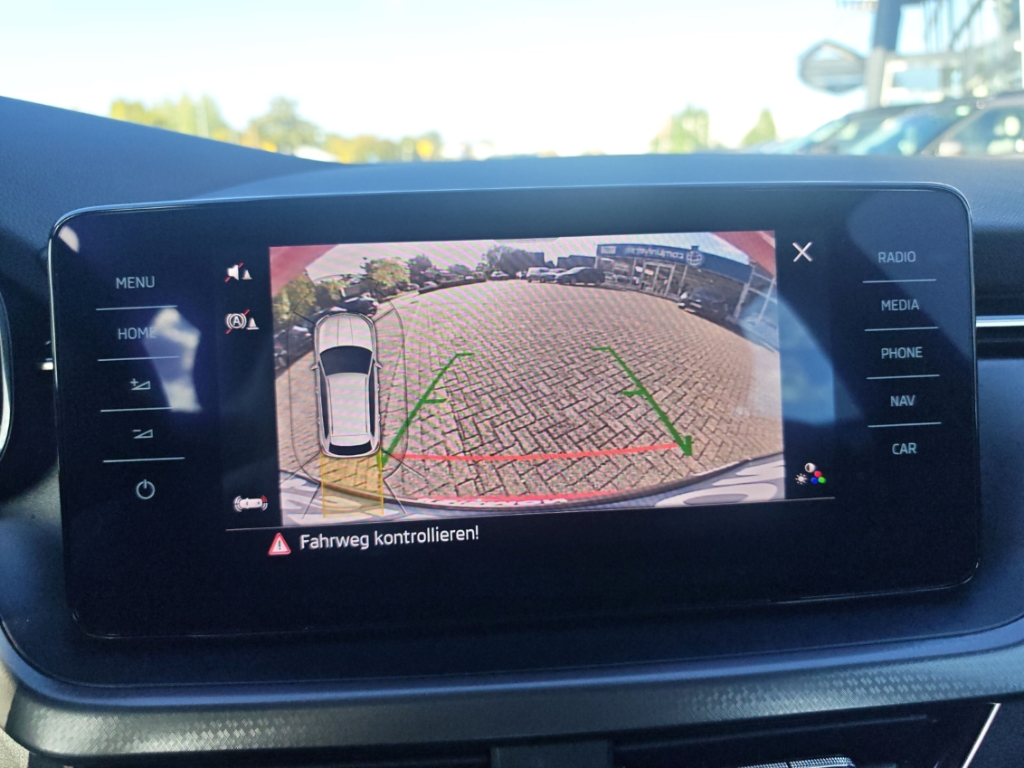 Fahrzeugabbildung SKODA Kamiq 1.0 TSI Style AHK ACC LED virtCP RFK Navi SHZ