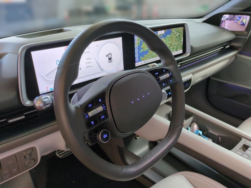Fahrzeugabbildung Hyundai IONIQ 6 77,4kWh 4WD UNIQ Digi-Spiegel 20LM Schiebedach HUD Navi Digitales Cockpit Memory Sitze