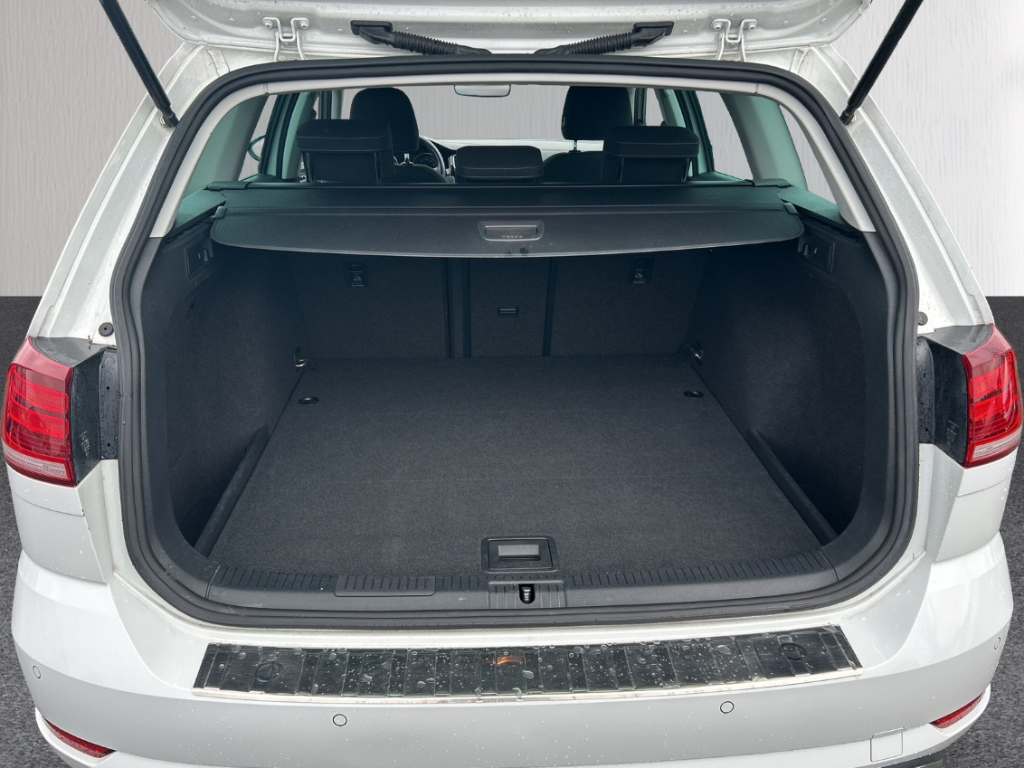 Fahrzeugabbildung Volkswagen Golf VII Highline 2.0 TDI 4Motion ACC PDCv+h SHZ Temp