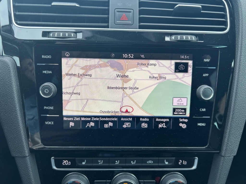 Fahrzeugabbildung Volkswagen Golf VII Highline 2.0 TDI 4Motion ACC PDCv+h SHZ Temp