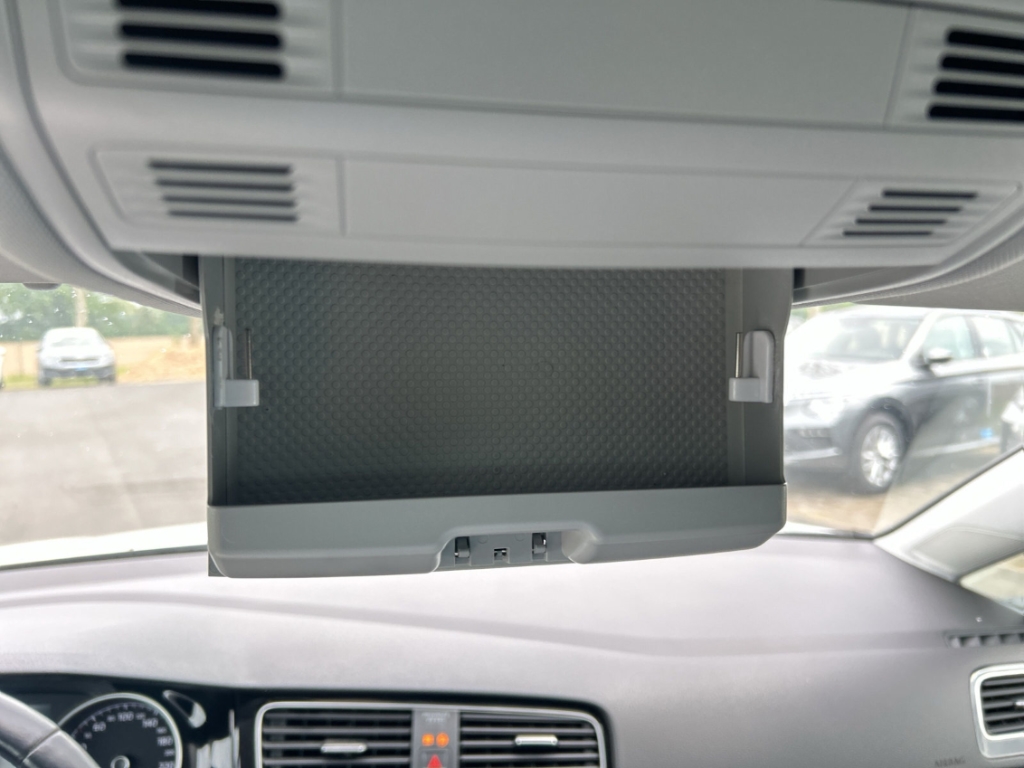 Fahrzeugabbildung Volkswagen Golf VII Highline 2.0 TDI 4Motion ACC PDCv+h SHZ Temp