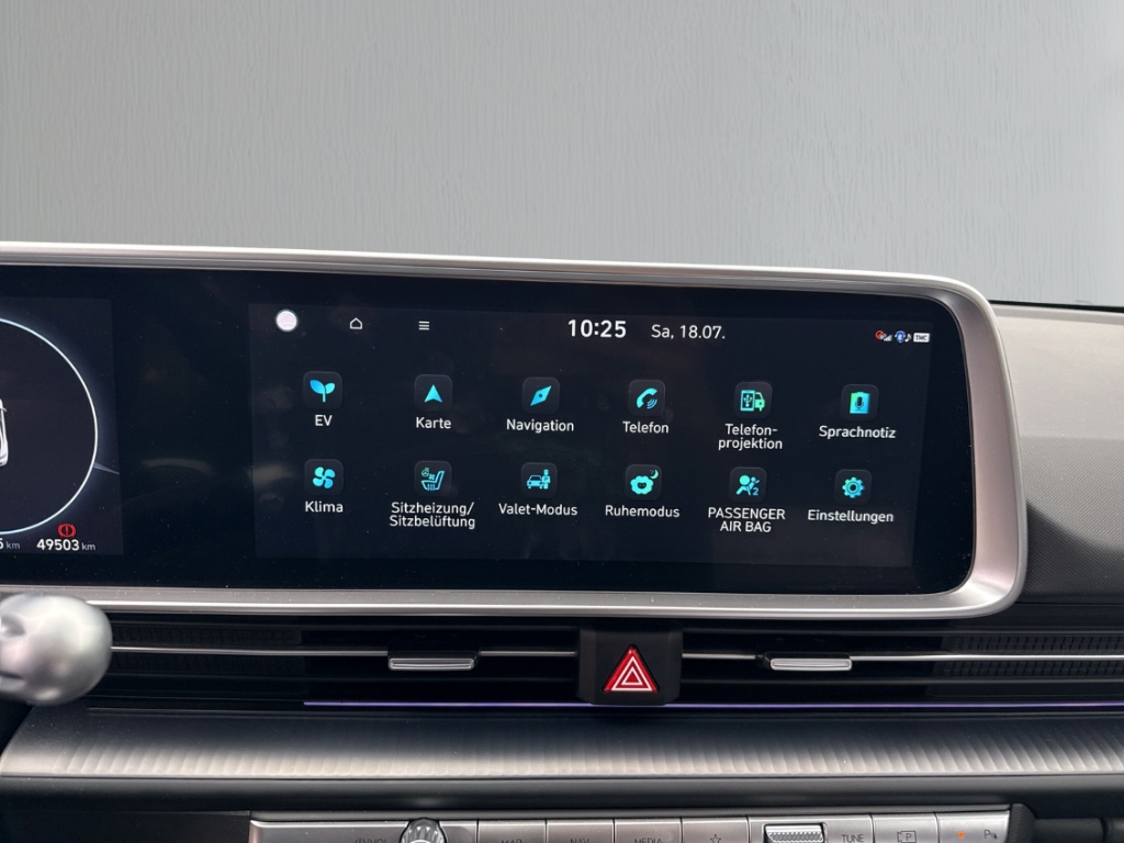 Fahrzeugabbildung Hyundai IONIQ 6 77,4kWh 4WD UNIQ Digi-Spiegel 20LM Schiebedach HUD Navi Digitales Cockpit Memory Sitze
