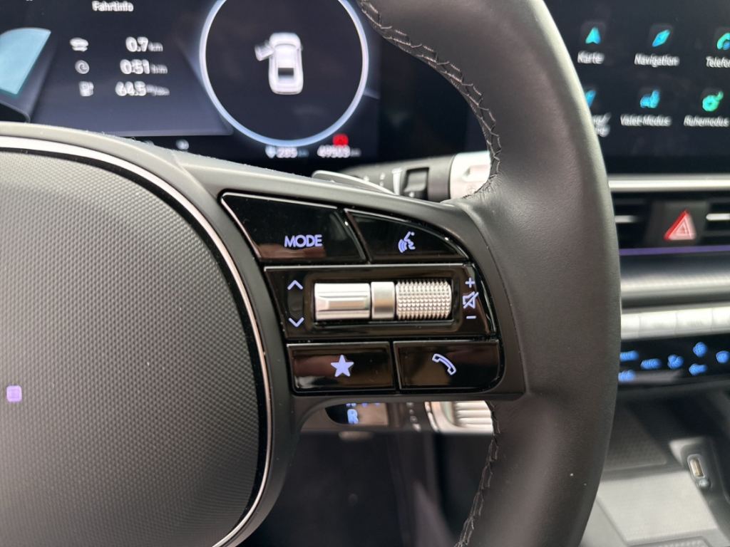 Fahrzeugabbildung Hyundai IONIQ 6 77,4kWh 4WD UNIQ Digi-Spiegel 20LM Schiebedach HUD Navi Digitales Cockpit Memory Sitze