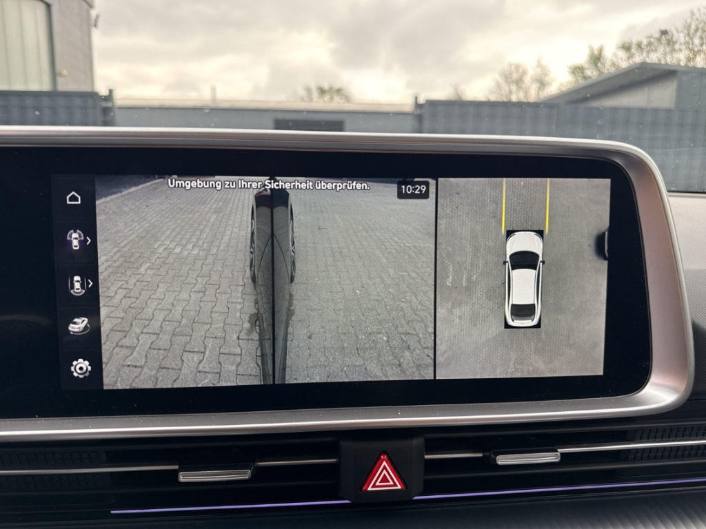 Fahrzeugabbildung Hyundai IONIQ 6 77,4kWh 4WD UNIQ Digi-Spiegel 20LM Schiebedach HUD Navi Digitales Cockpit Memory Sitze