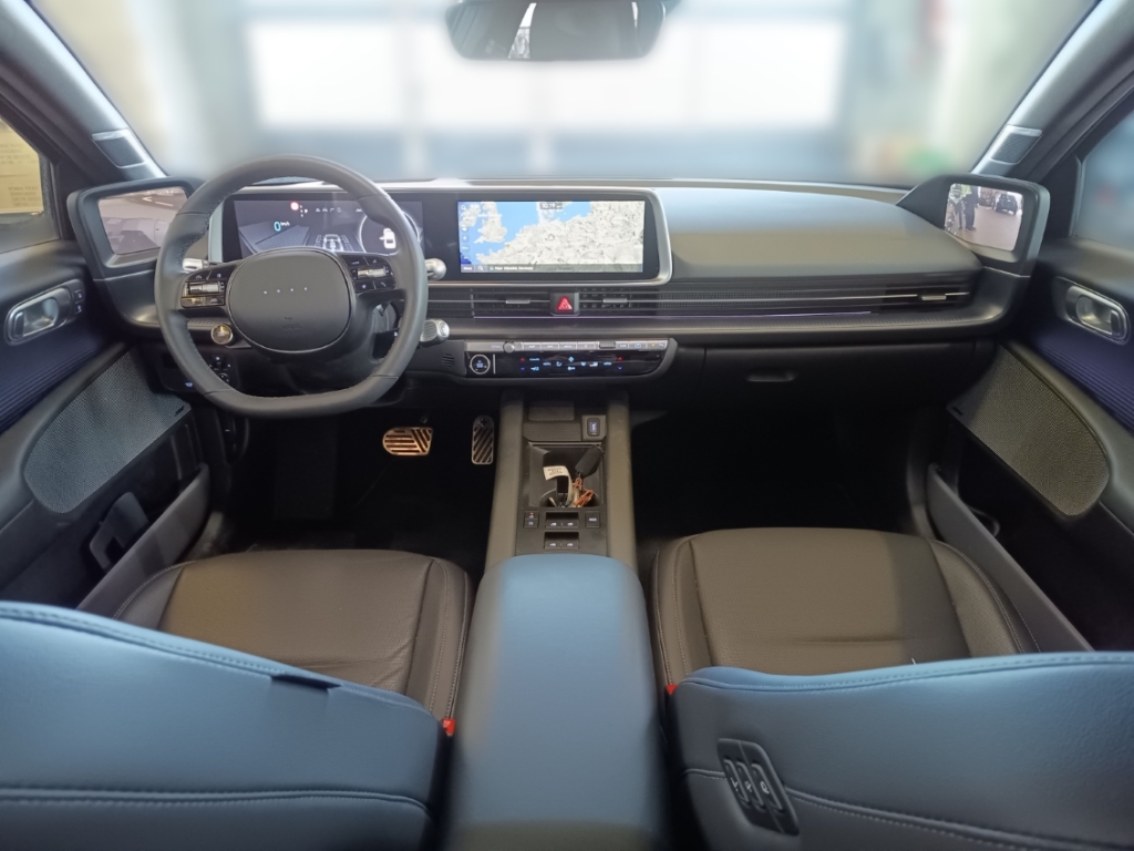 Fahrzeugabbildung Hyundai IONIQ 6 77,4kWh 4WD UNIQ Digi-Spiegel 20LM Schiebedach HUD Navi Digitales Cockpit Memory Sitze