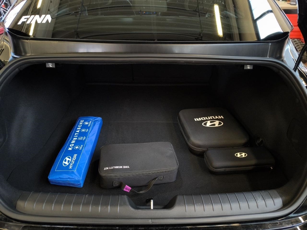 Fahrzeugabbildung Hyundai IONIQ 6 77,4kWh 4WD UNIQ HUD Navi Digitales Cockpit Memory Sitze Soundsystem Bose
