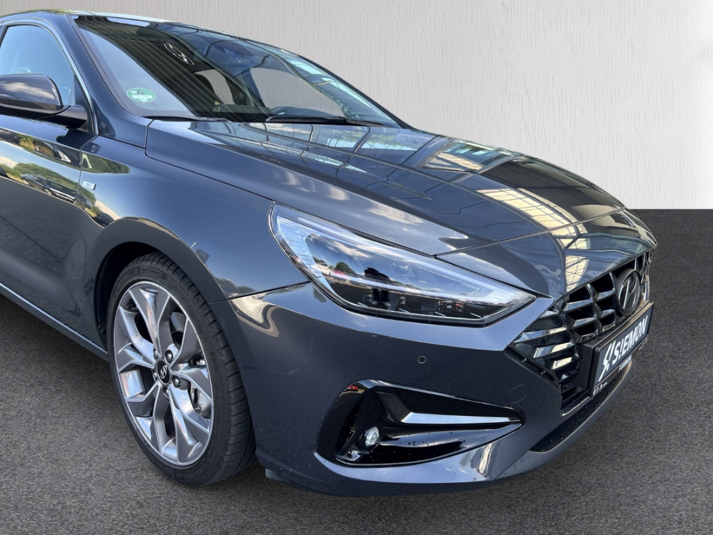 Fahrzeugabbildung Hyundai i30 Fastback 1.5 T-GDI Prime Pano Navi Leder Memory