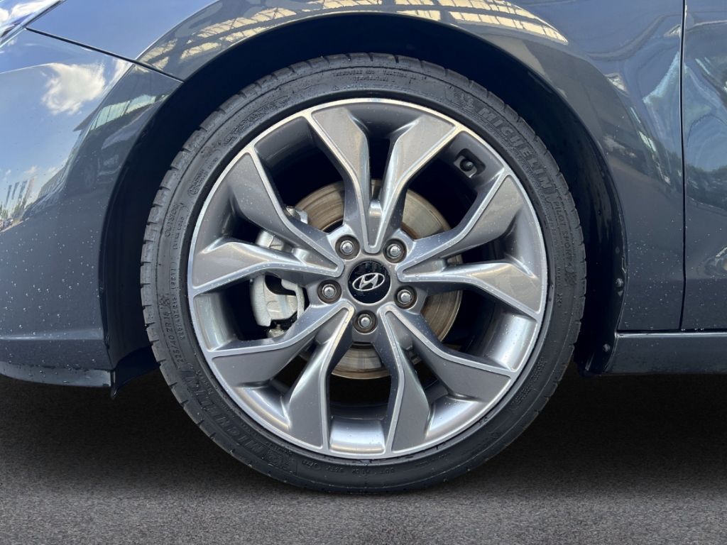 Fahrzeugabbildung Hyundai i30 Fastback 1.5 T-GDI Prime Pano Navi Leder Memory