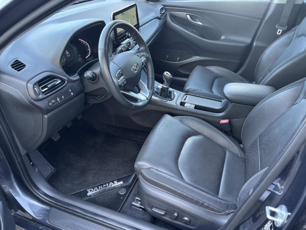 Fahrzeugabbildung Hyundai i30 Fastback 1.5 T-GDI Prime Pano Navi Leder Memory