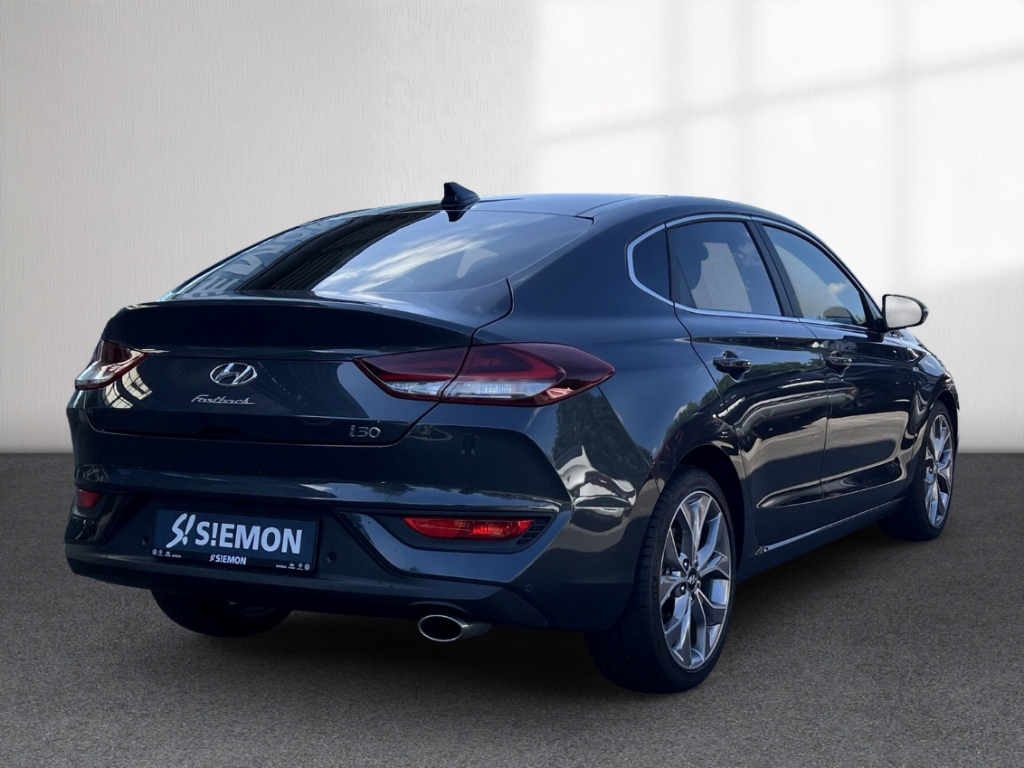 Fahrzeugabbildung Hyundai i30 Fastback 1.5 T-GDI Prime Pano Navi Leder Memory