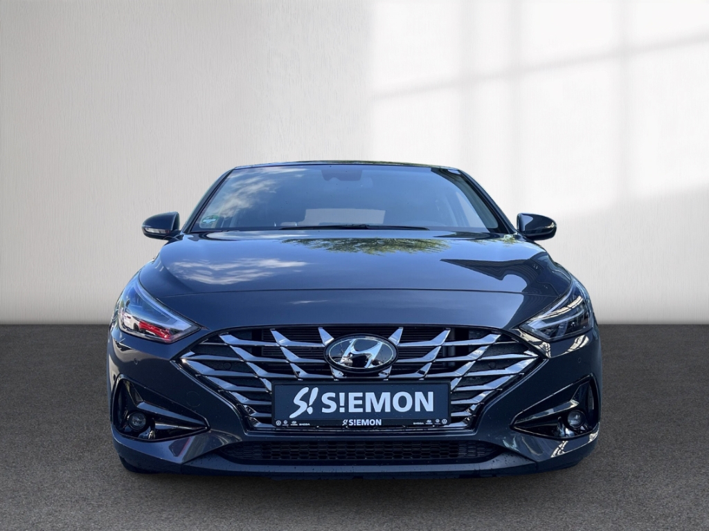 Fahrzeugabbildung Hyundai i30 Fastback 1.5 T-GDI Prime Pano Navi Leder Memory