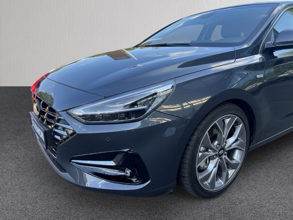 Fahrzeugabbildung Hyundai i30 Fastback 1.5 T-GDI Prime Pano Navi Leder Memory
