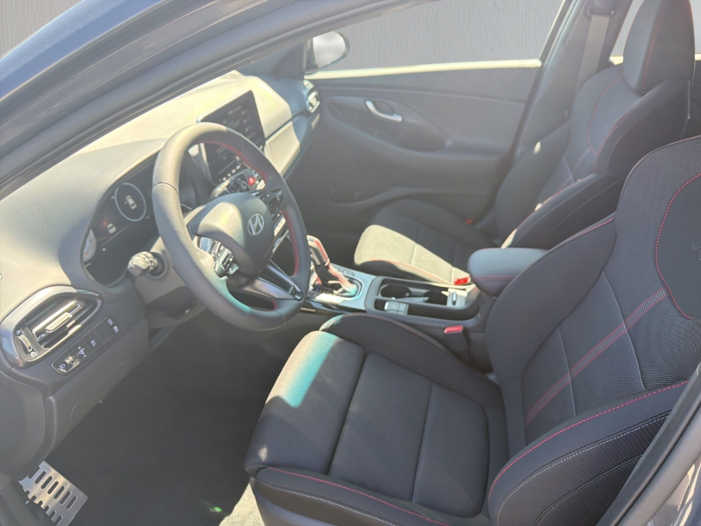 Fahrzeugabbildung Hyundai i30 FL Kombi MY26 1.6 T-GDi DCT N-Line Panorama Navi Digitales Cockpit LED Apple
