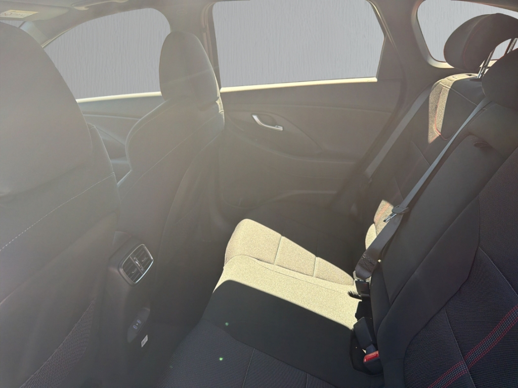 Fahrzeugabbildung Hyundai i30 FL Kombi MY26 1.6 T-GDi DCT N-Line Panorama Navi Digitales Cockpit LED Apple