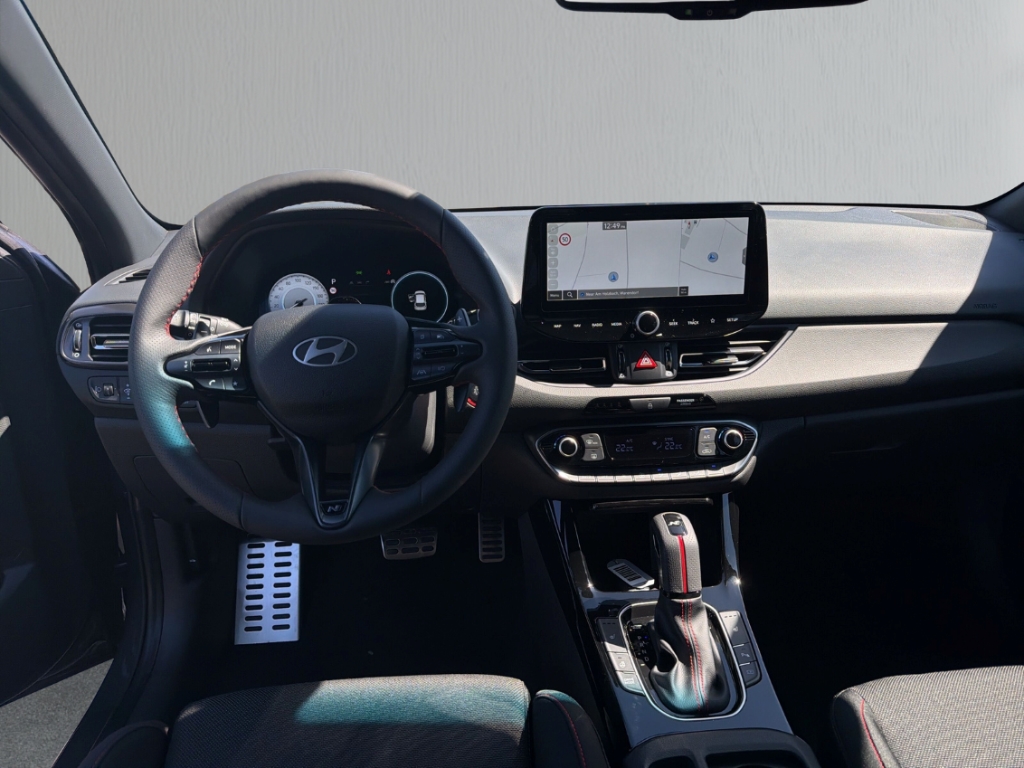 Fahrzeugabbildung Hyundai i30 FL Kombi MY26 1.6 T-GDi DCT N-Line Panorama Navi Digitales Cockpit LED Apple