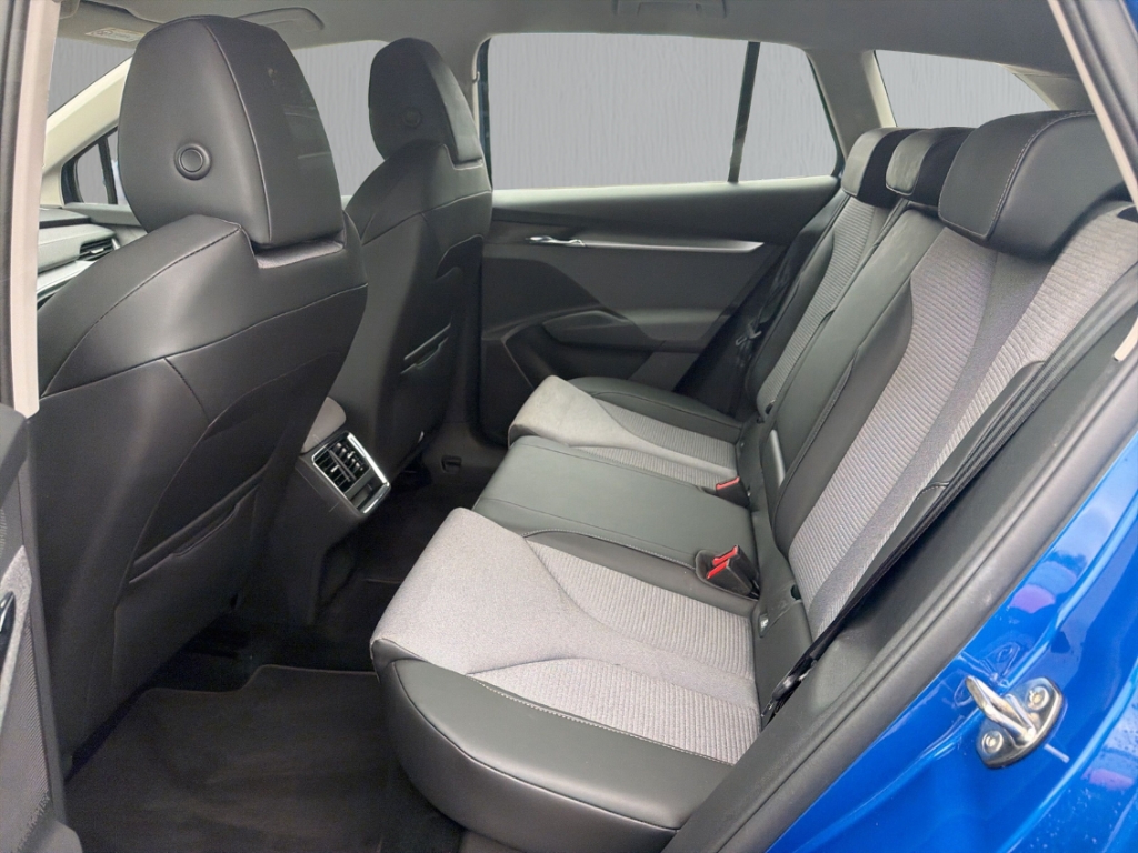 Fahrzeugabbildung SKODA Enyaq iV 60 Loft Navi Tempo Wärmepumpe Kamera