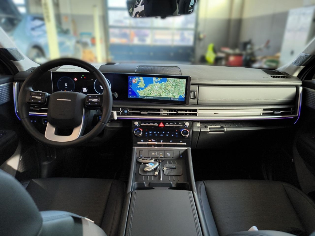Fahrzeugabbildung Hyundai SANTA FE HEV MY25 1.6 AT 4WD Signature Pano Komf Tech 5-Sitz Navi Leder