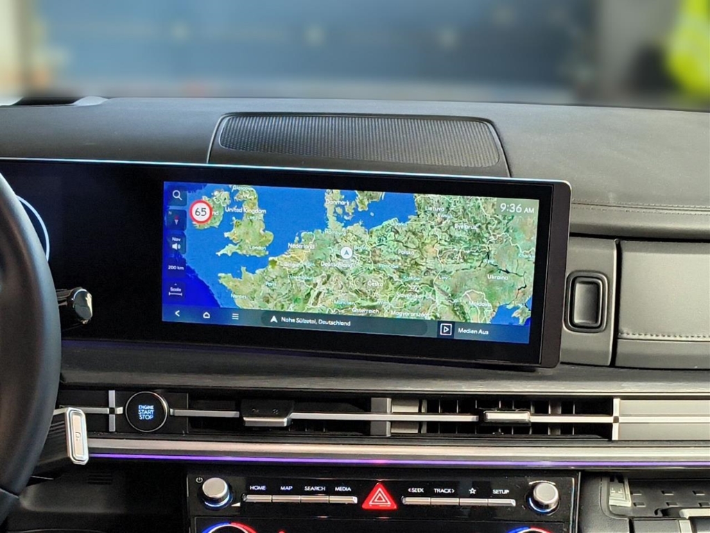 Fahrzeugabbildung Hyundai SANTA FE HEV MY25 1.6 AT 4WD Signature Pano Komf Tech 5-Sitz Navi Leder