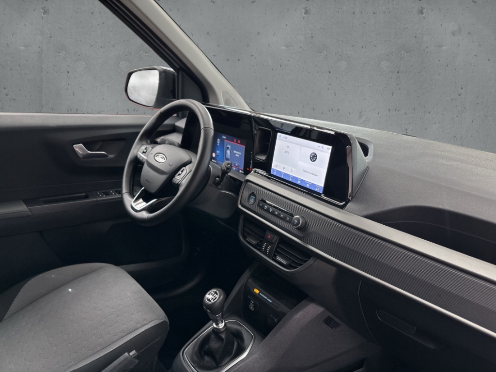 Fahrzeugabbildung Ford Tourneo Courier Titanium AHK AAC LM17 Winterpak.