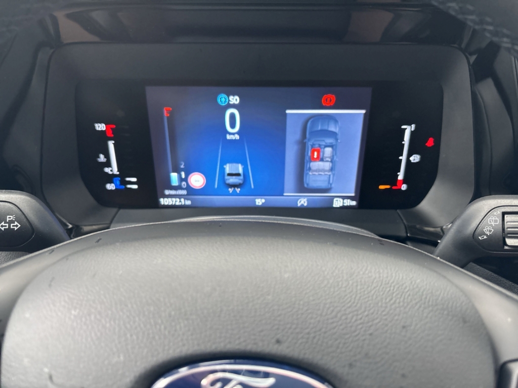 Fahrzeugabbildung Ford Tourneo Courier Titanium AHK AAC LM17 Winterpak.