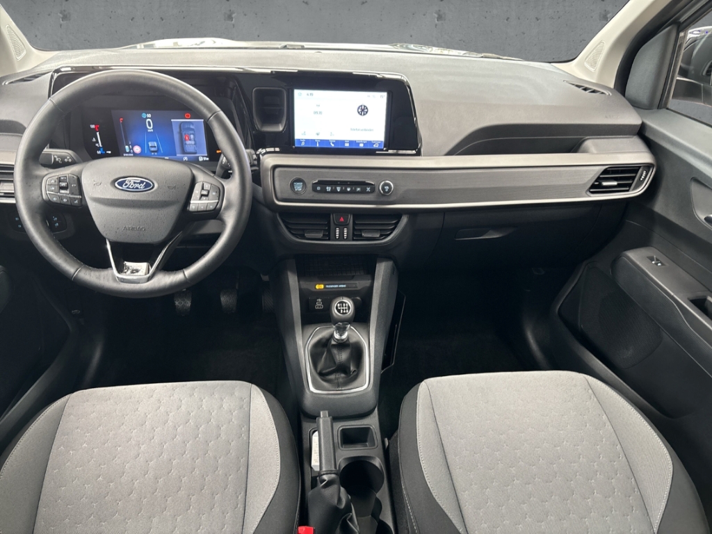 Fahrzeugabbildung Ford Tourneo Courier Titanium AHK AAC LM17 Winterpak.