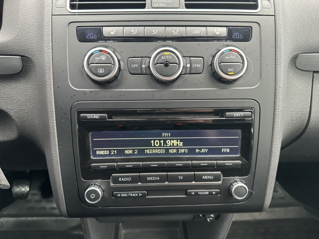 Fahrzeugabbildung Volkswagen Touran 1.2 TSI Cup 7 Sitzer GRA Parklenk PDC Cli 7-Sitzer