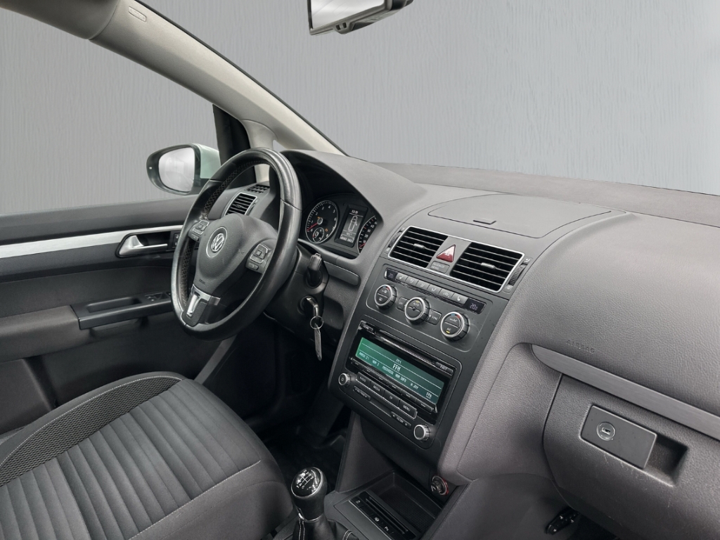 Fahrzeugabbildung Volkswagen Touran 1.2 TSI Cup 7 Sitzer GRA Parklenk PDC Cli 7-Sitzer